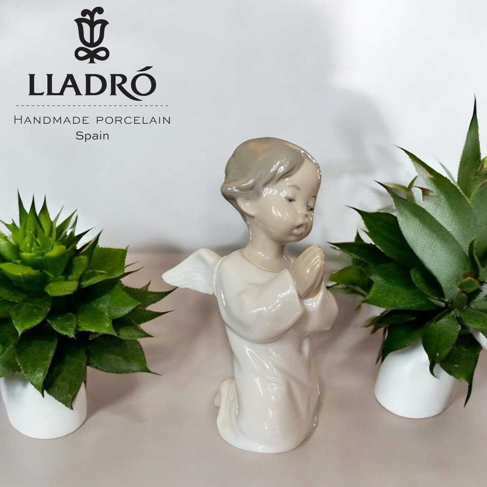 Lladró Angel Praying Figurine #4962 - Picture 16 of 16